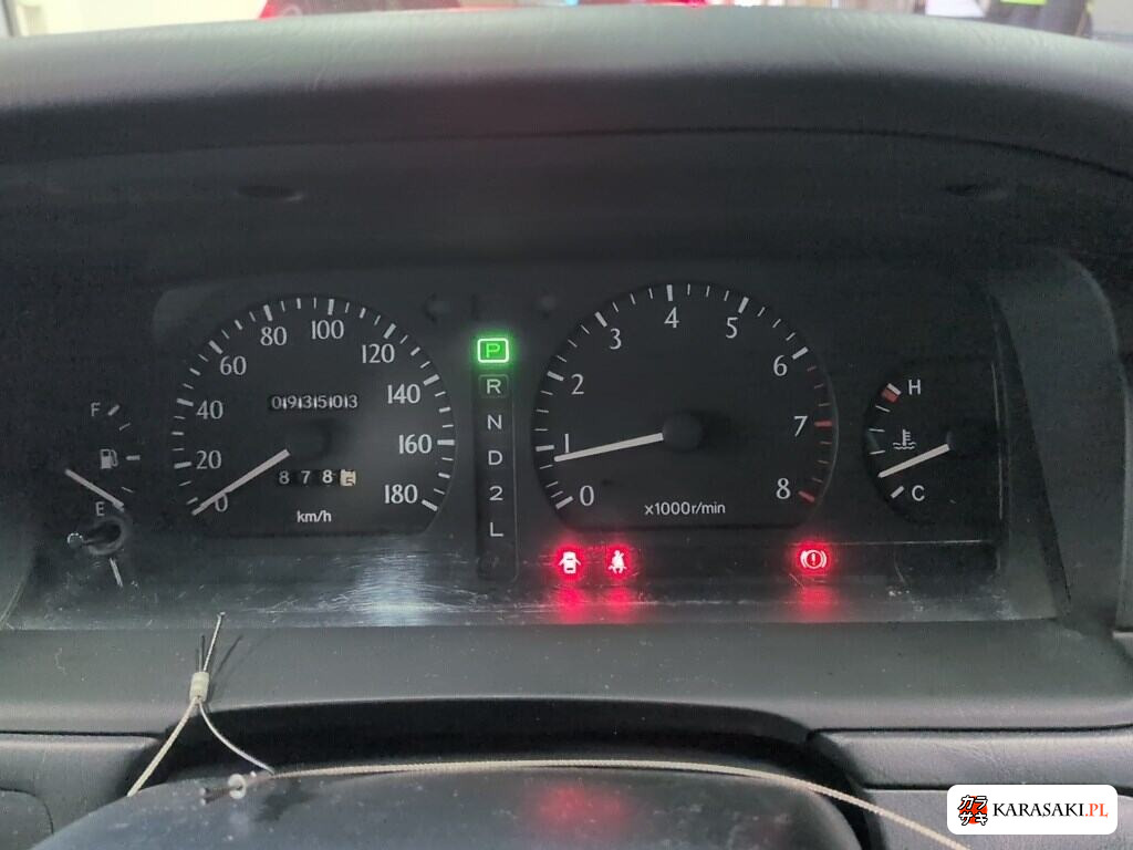 Toyota Crown 1998 z aukcji japońskiej