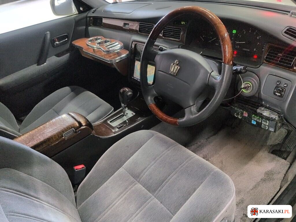 Toyota Crown 1998 z aukcji japońskiej