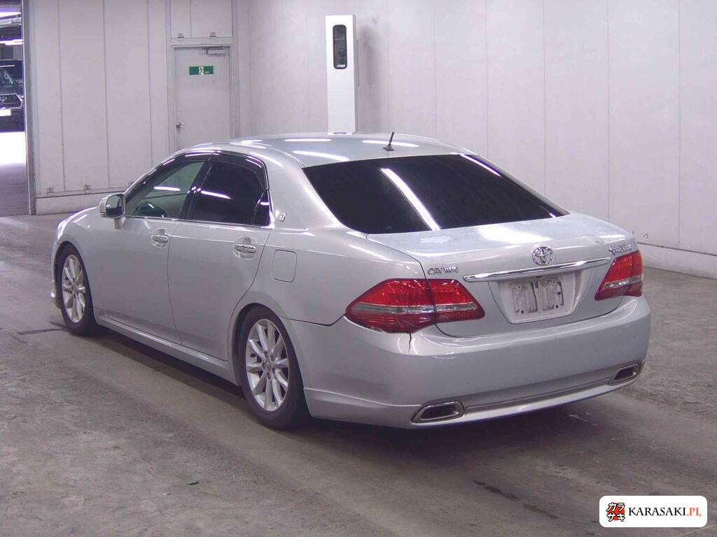Toyota Crown 2008 z aukcji japońskiej