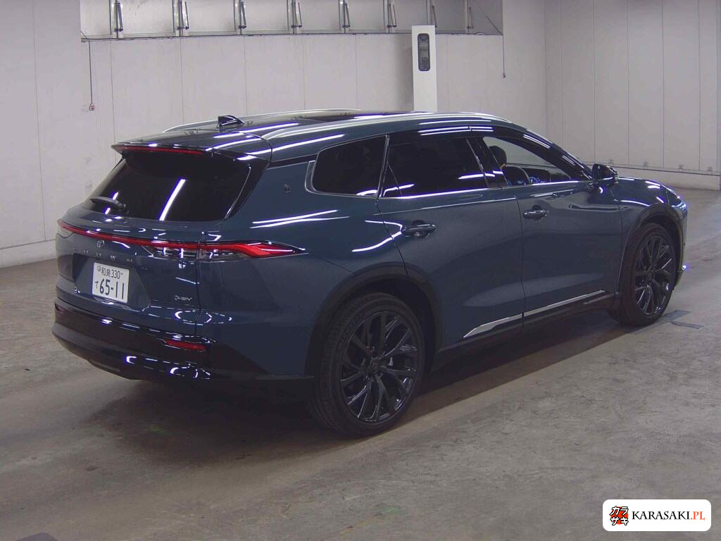 Toyota Crown Estate 2025 z aukcji japońskiej