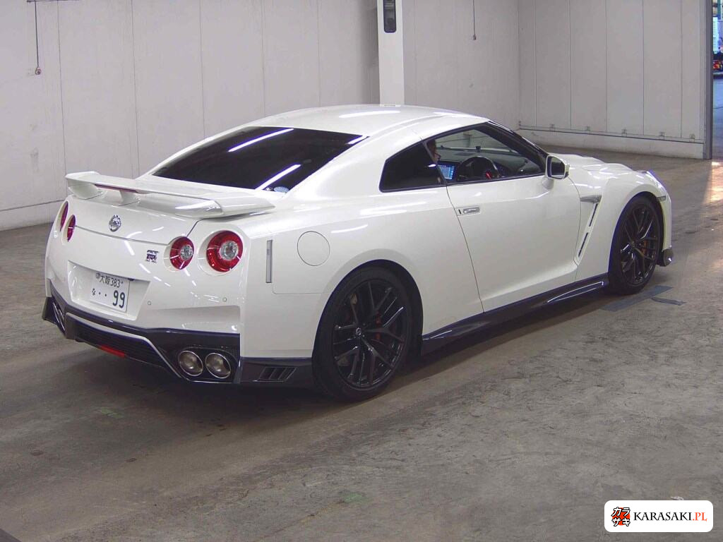 Nissan GT-R 2017 z aukcji japońskiej