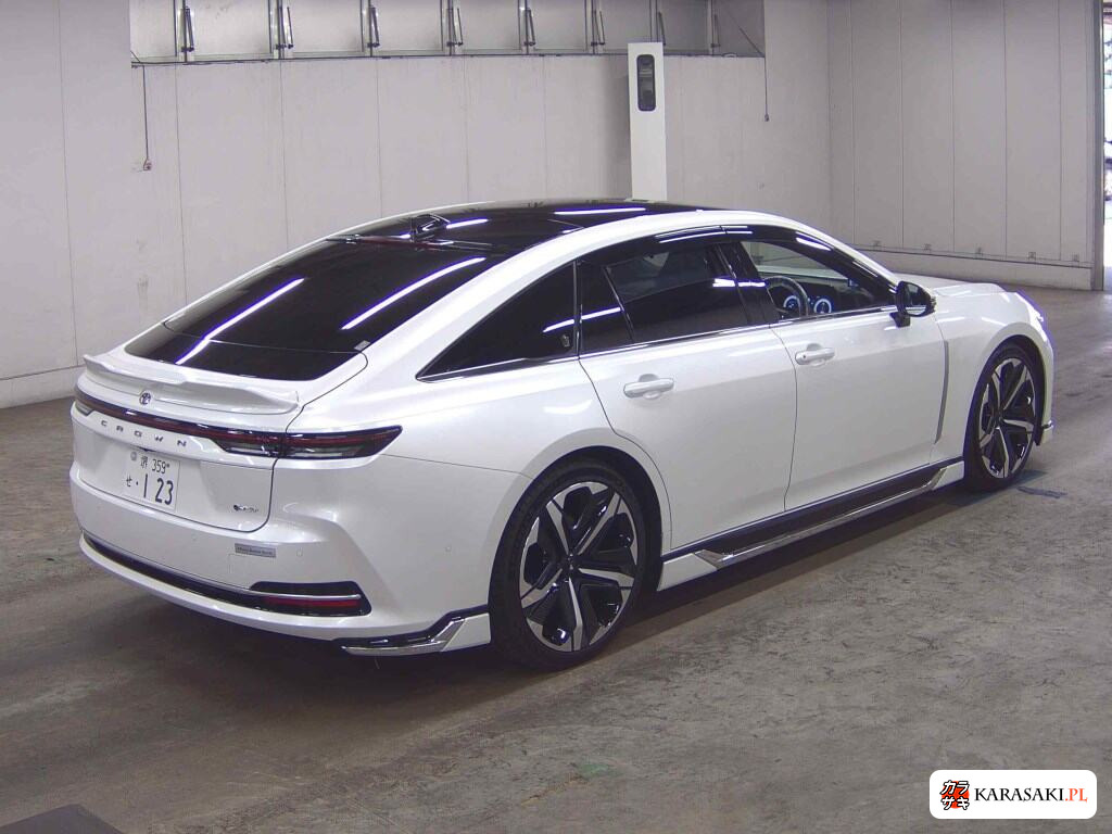 Toyota Crown 2025 z aukcji japońskiej
