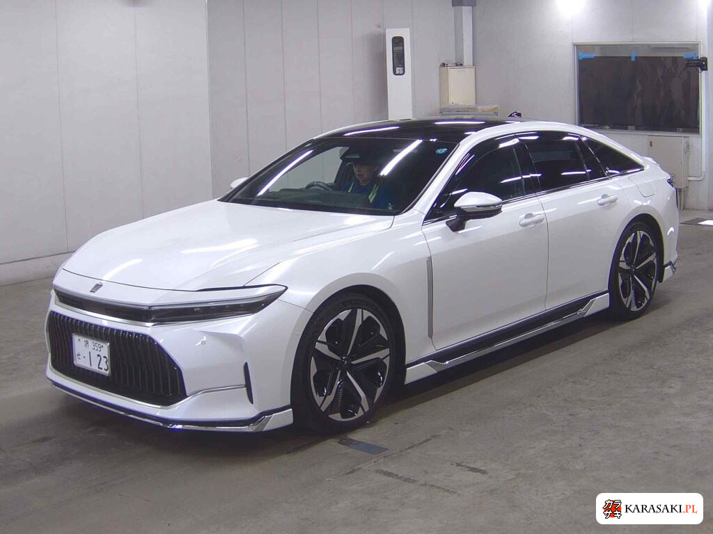 Toyota Crown 2025 z aukcji japońskiej