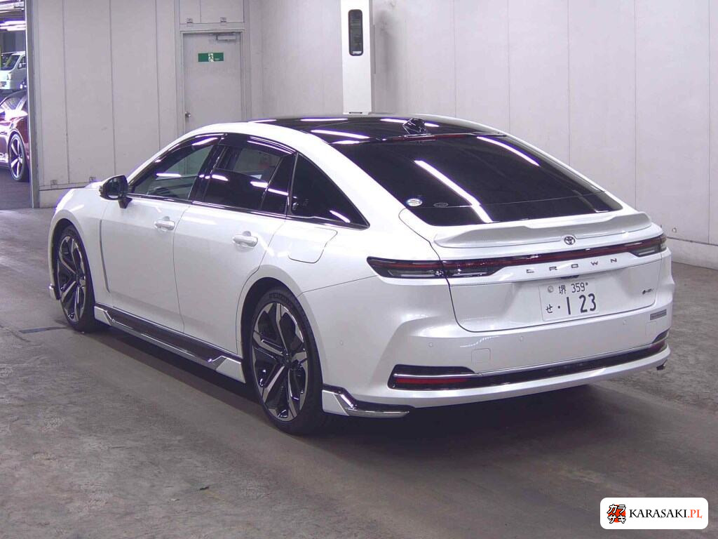 Toyota Crown 2025 z aukcji japońskiej