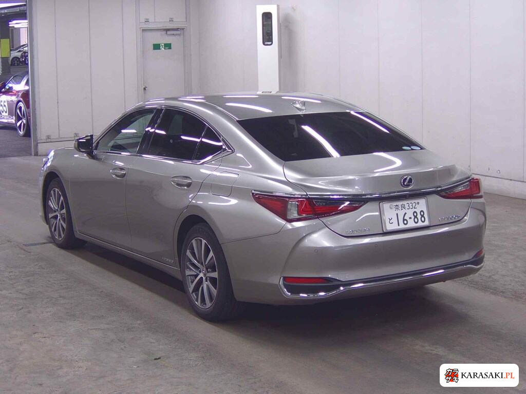 Lexus Es 2019 з японського аукціону