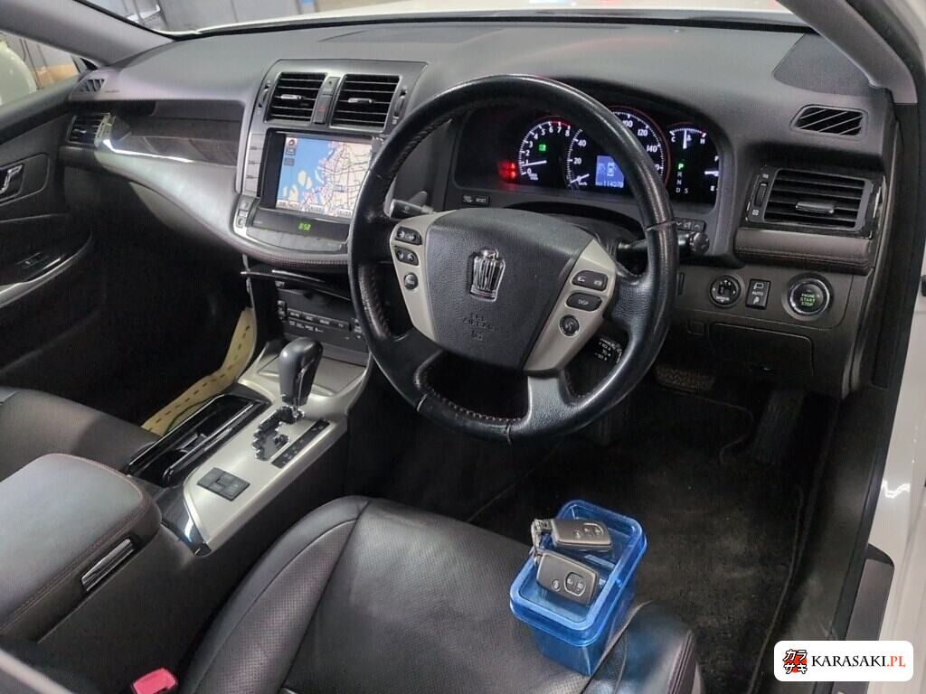 Toyota Crown 2012 z aukcji japońskiej
