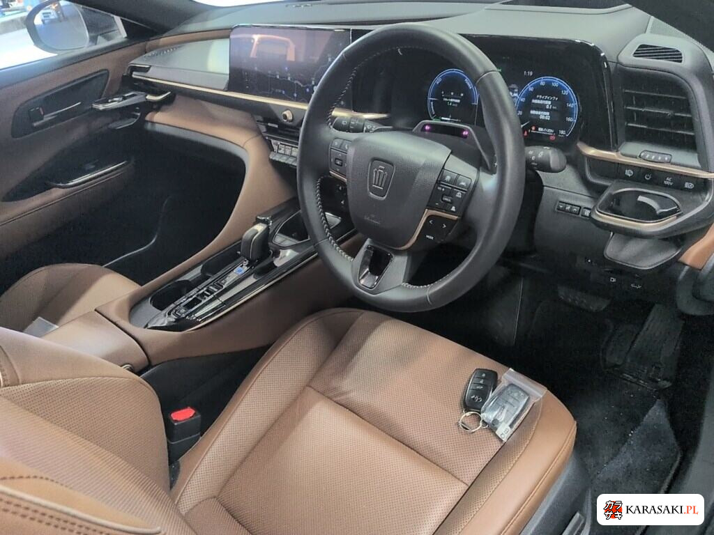 Toyota Crown Estate 2025 z aukcji japońskiej