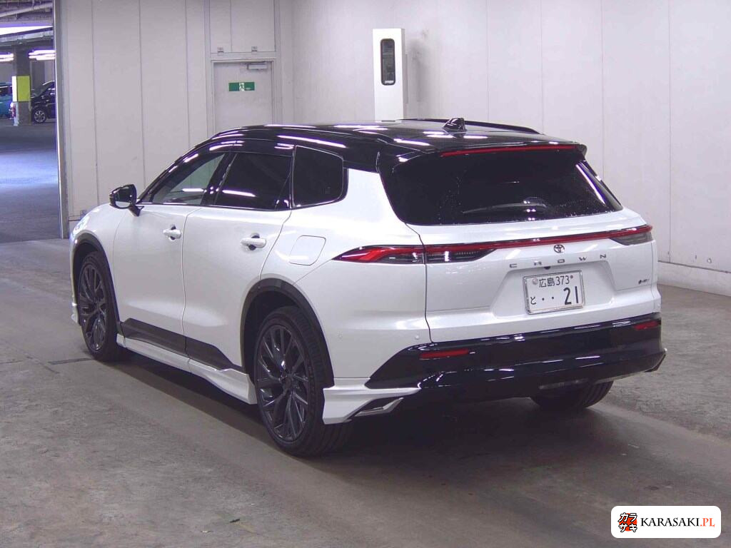 Toyota Crown Estate 2025 z aukcji japońskiej