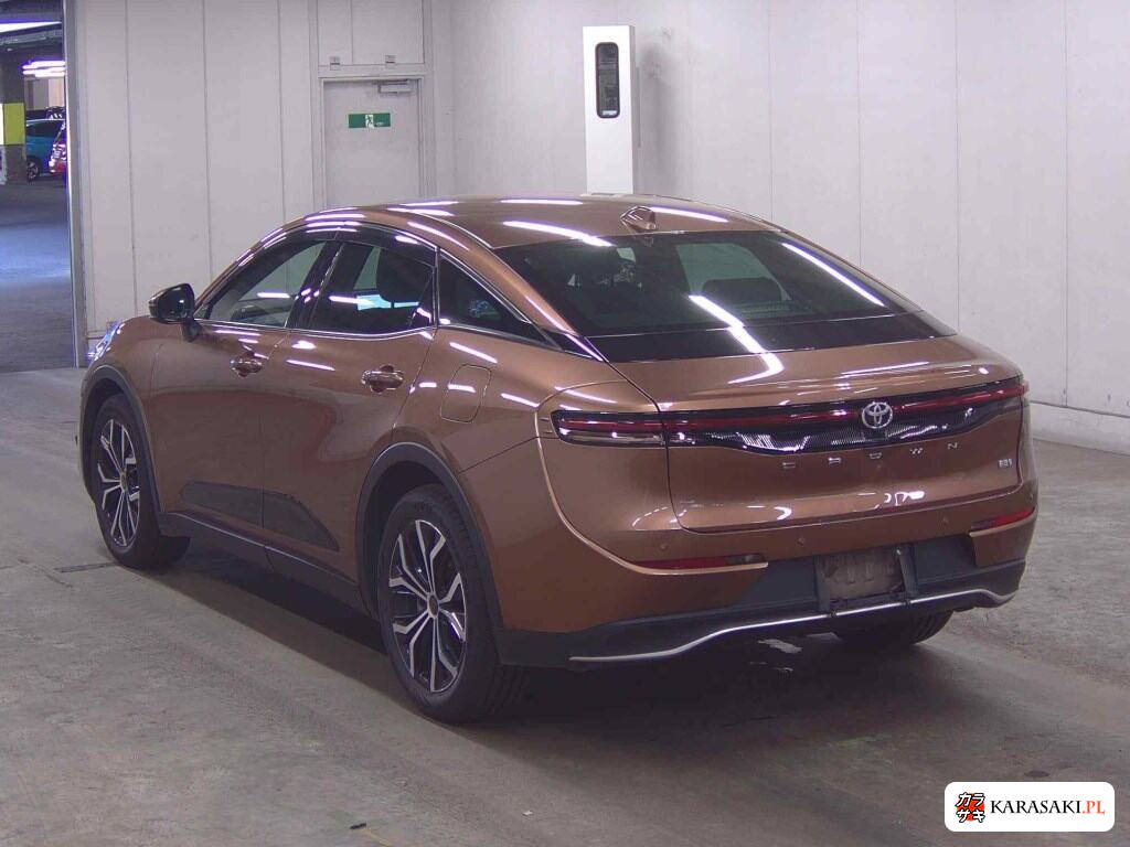 Toyota Crown Crossover 2023 z aukcji japońskiej