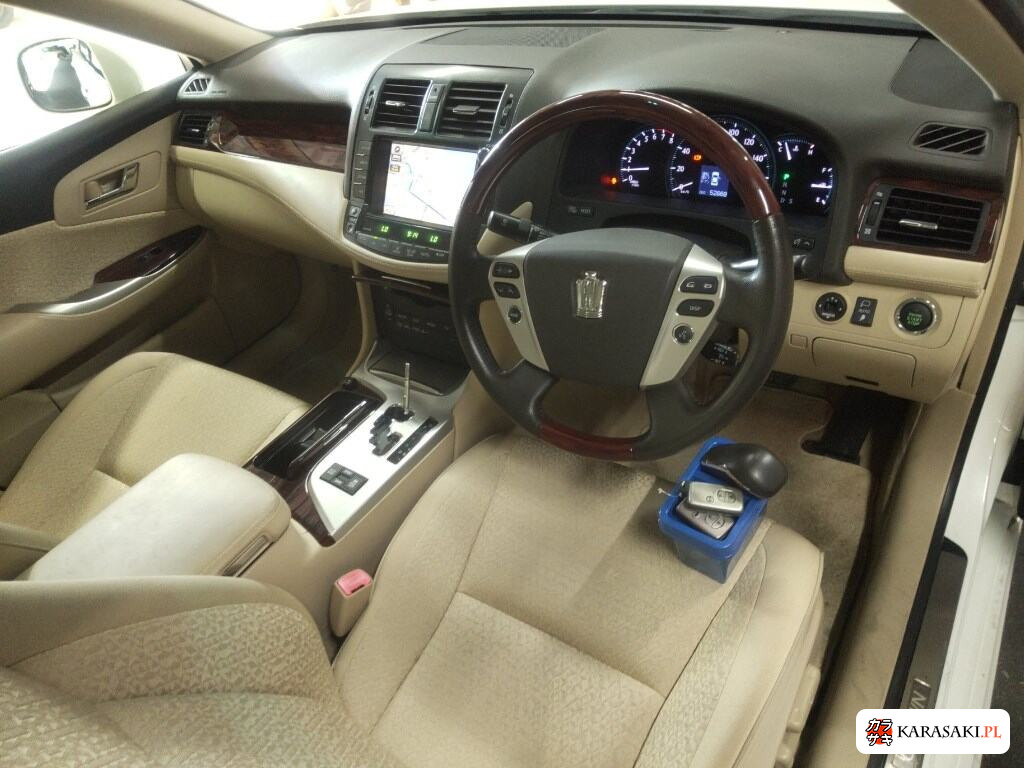 Toyota Crown 2012 z aukcji japońskiej