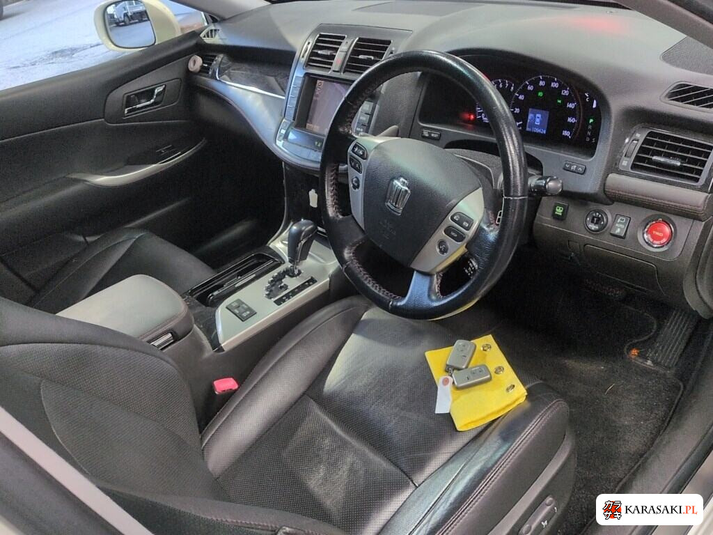 Toyota Crown 2012 z aukcji japońskiej