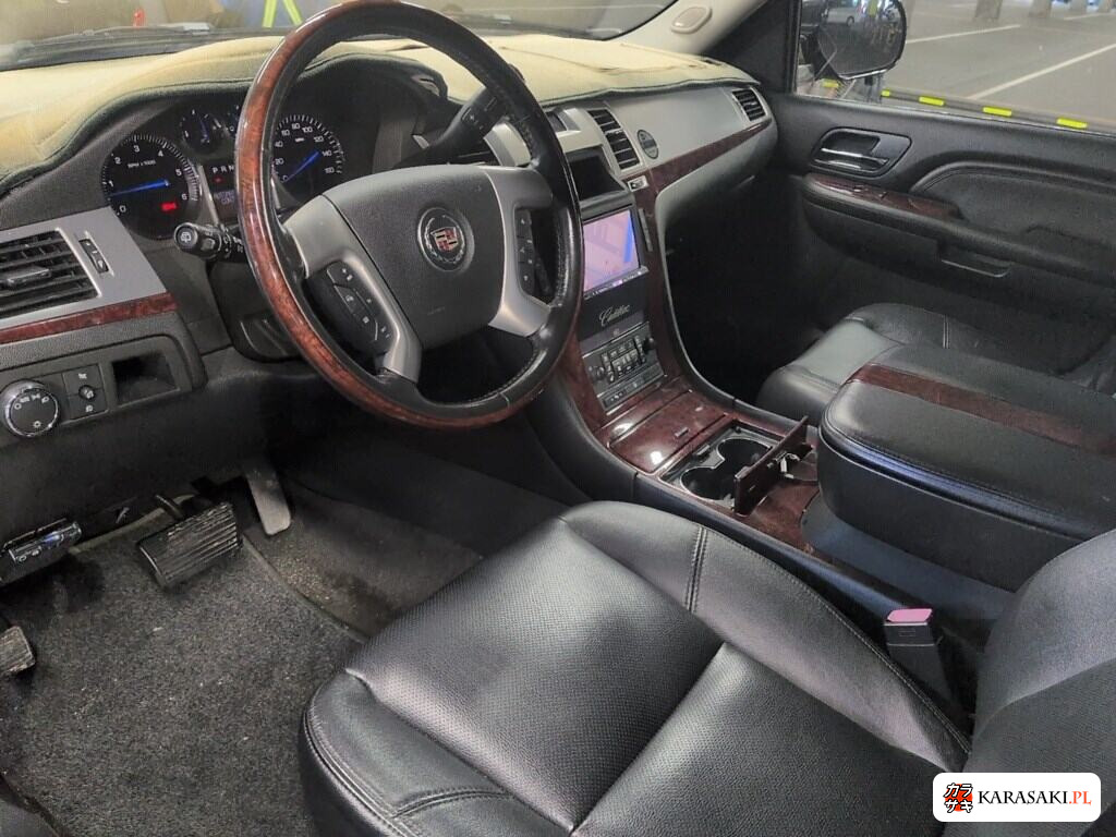 Cadillac Escalade 2009 z aukcji japońskiej