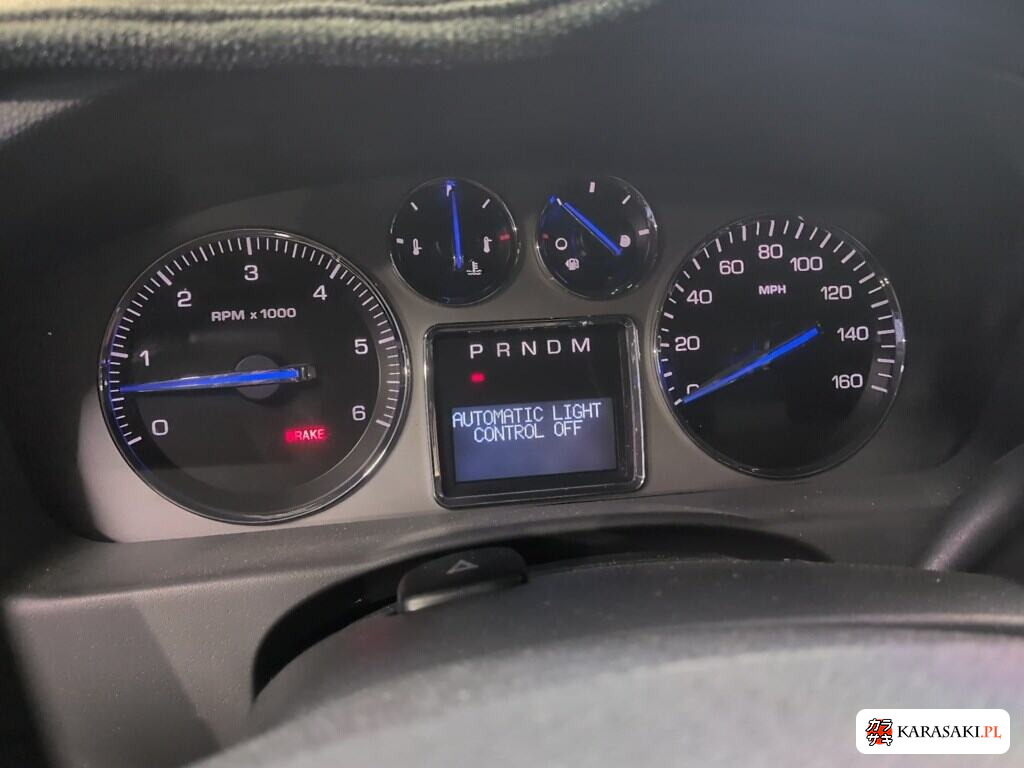 Cadillac Escalade 2009 z aukcji japońskiej