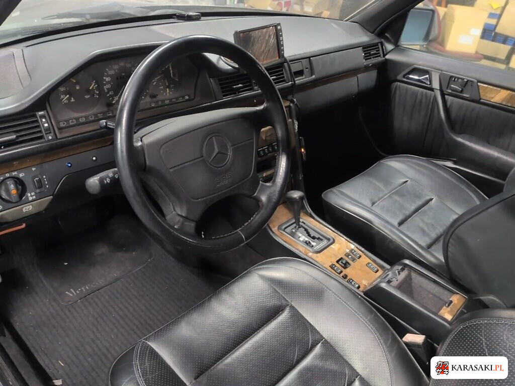 Mercedes-Benz E-Class 1992 z aukcji japońskiej