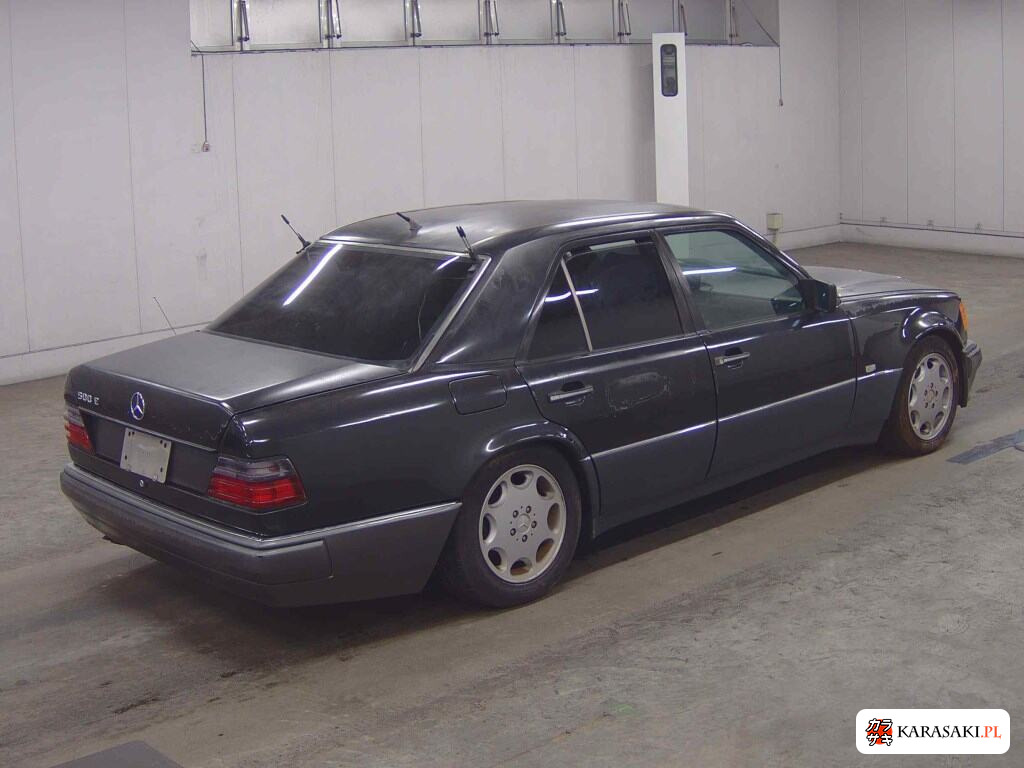 Mercedes-Benz E-Class 1992 z aukcji japońskiej