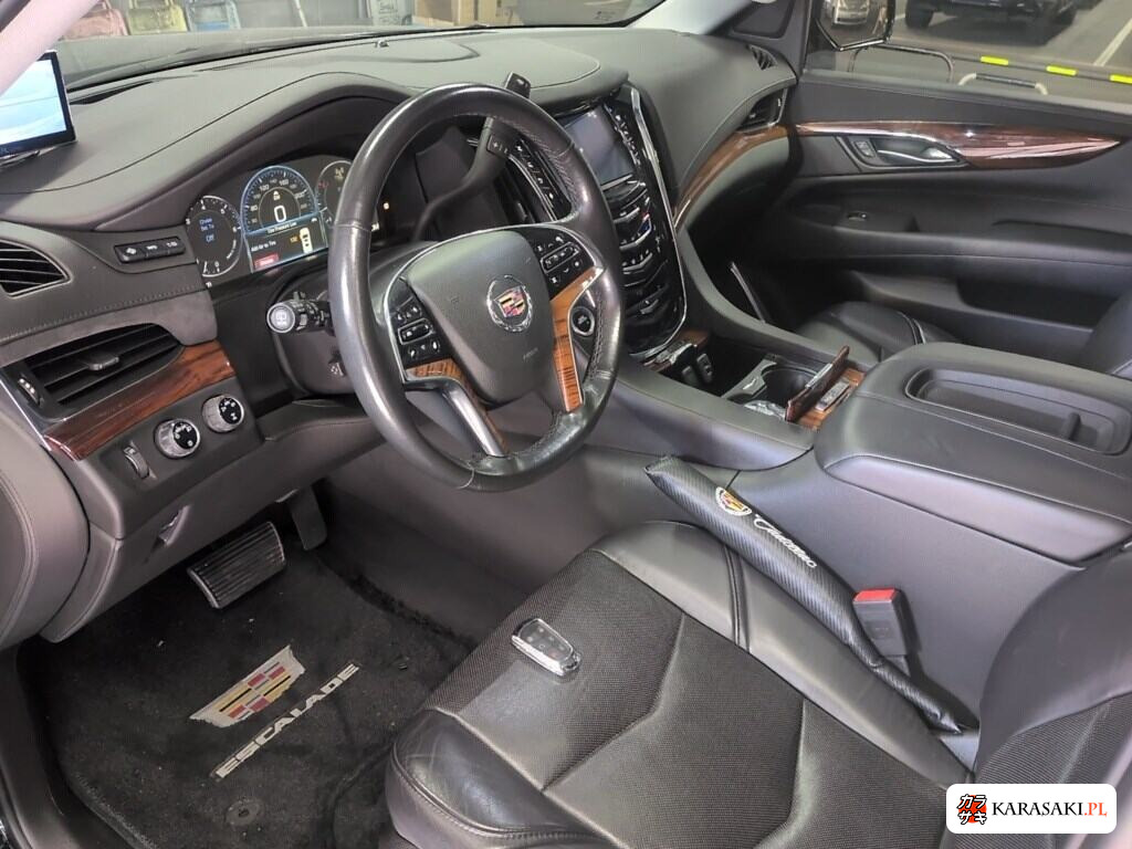 Cadillac Escalade 2015 z aukcji japońskiej