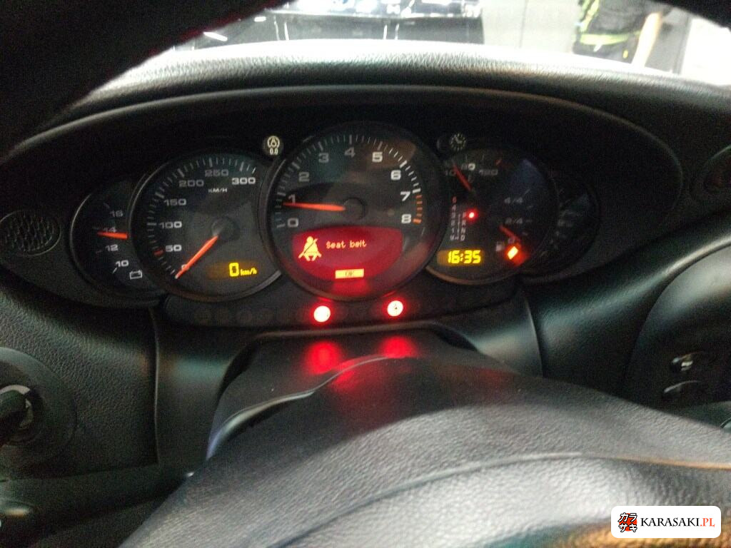 Porsche 911 2003 z aukcji japońskiej