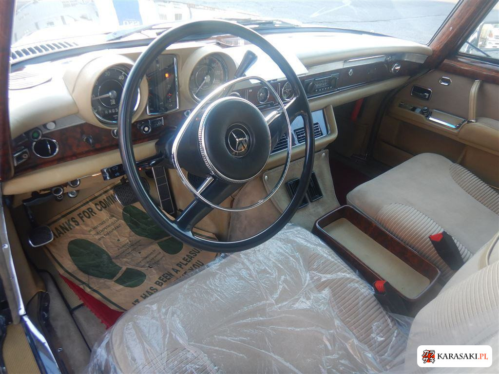 Mercedes-Benz 1981 z aukcji japońskiej