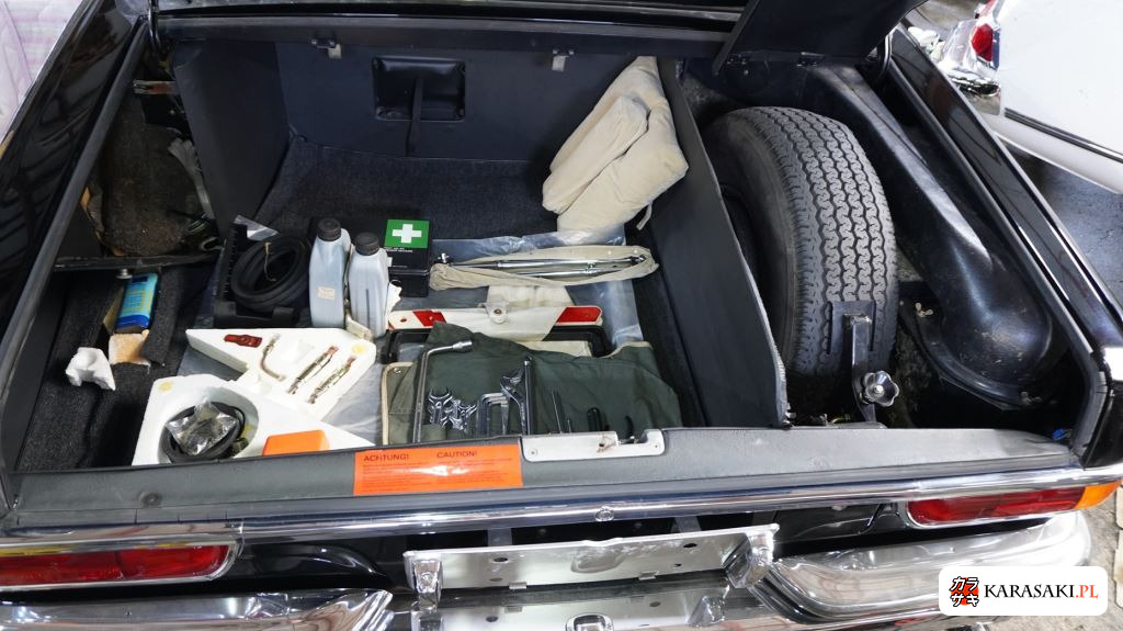 Mercedes-Benz 1981 z aukcji japońskiej