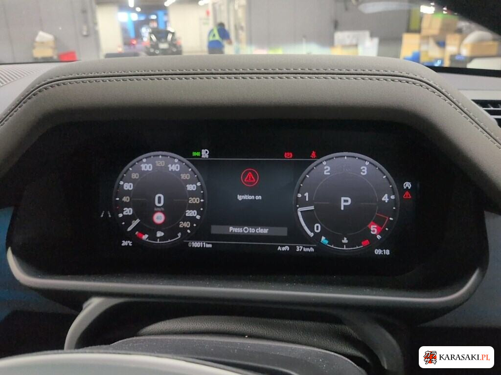 Land Rover Defender 2025 z aukcji japońskiej