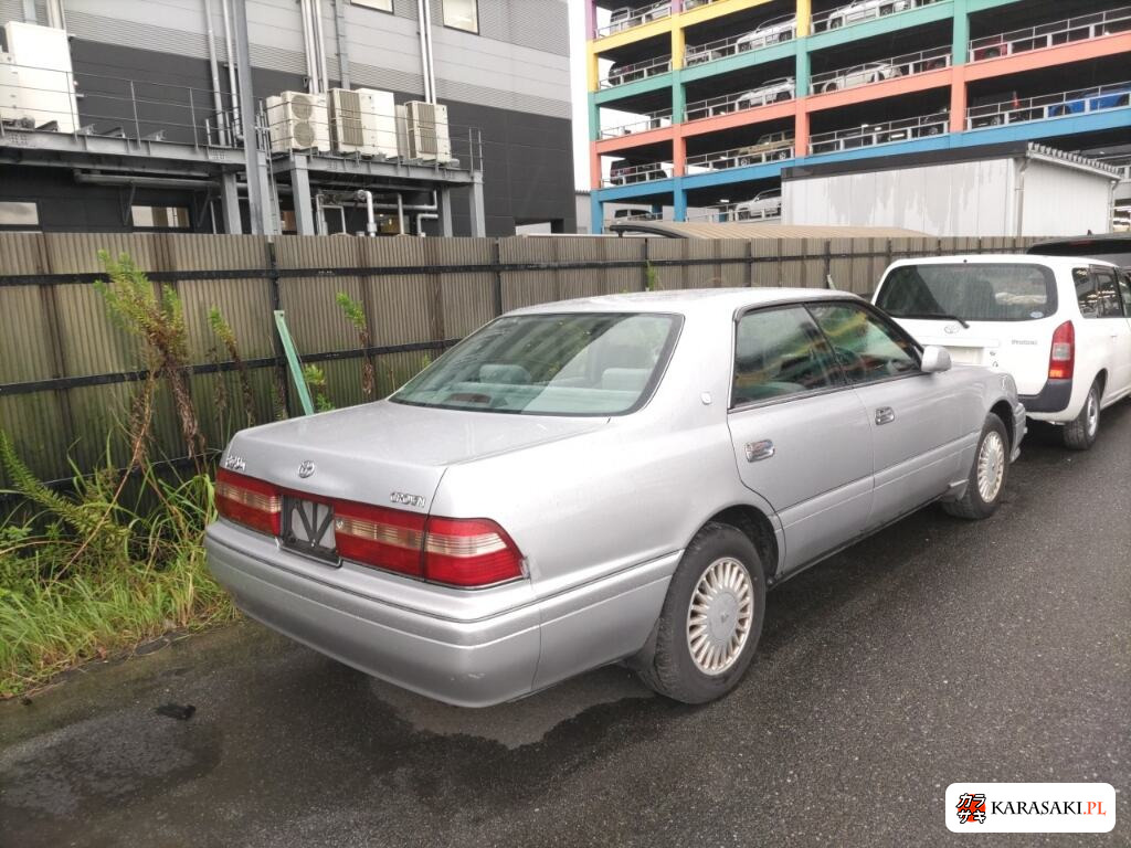 Toyota Crown 1996 z aukcji japońskiej