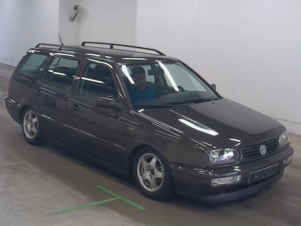 Volkswagen Golf 1999 z aukcji japońskiej