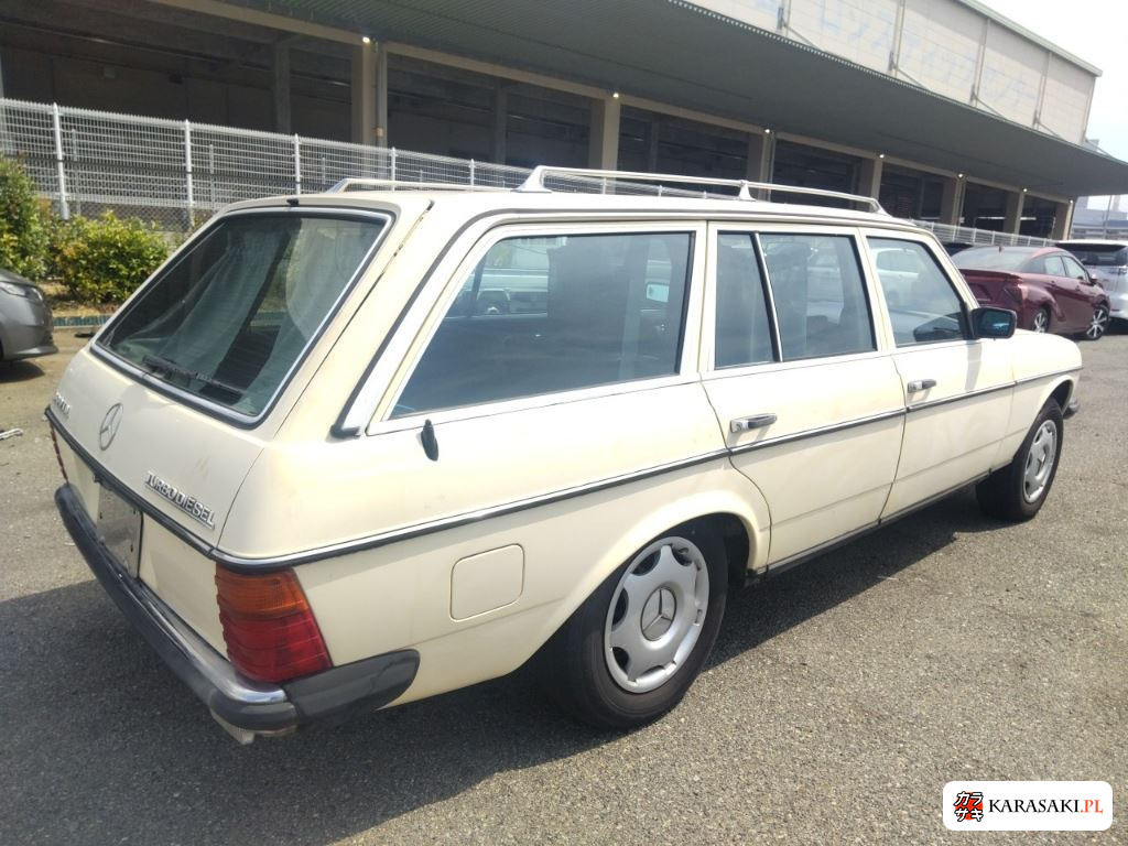 Mercedes Benz Medium Class 1982 z aukcji japońskiej
