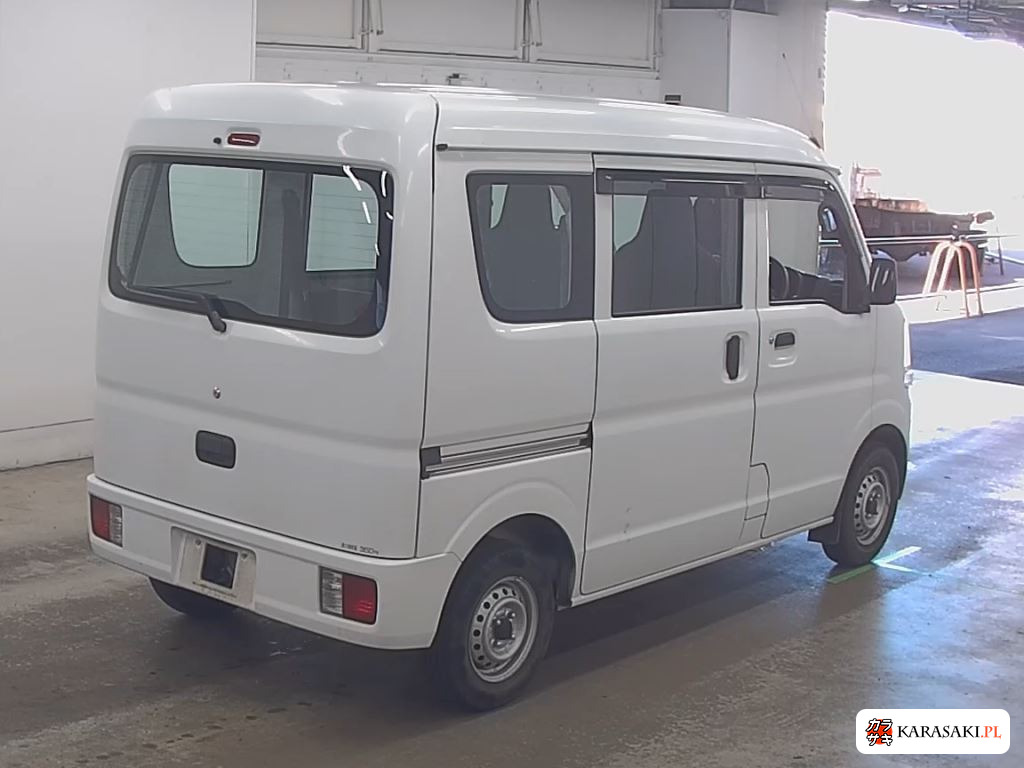 2015 Nissan DR17V 4