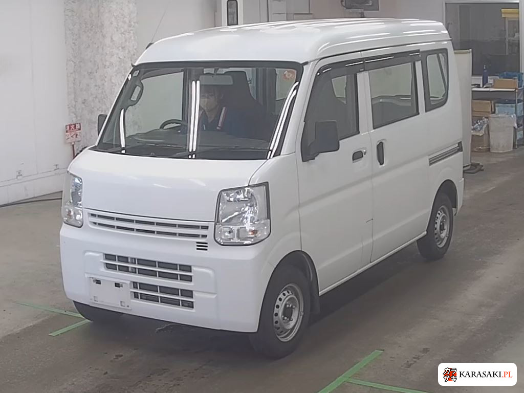 2015 Nissan DR17V 3