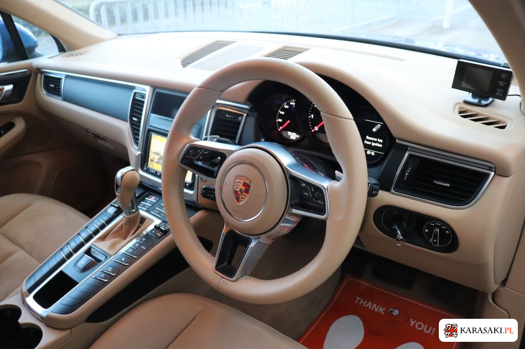 2015 Porsche Macan 4WD 12