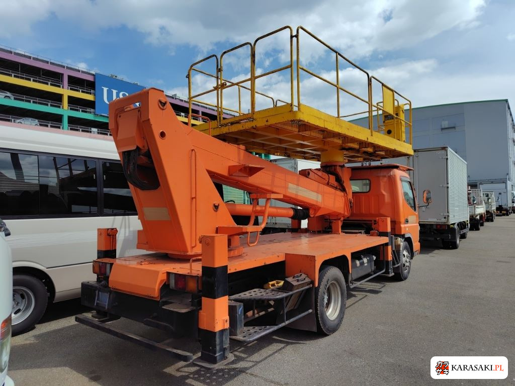 2003 Mitsubishi FE83EEY 4