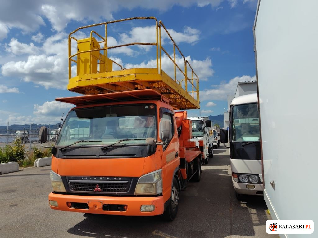 2003 Mitsubishi FE83EEY 3