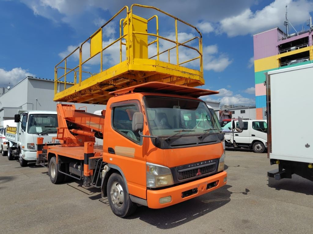 Mitsubishi FE83EEY 2003 z aukcji japońskiej