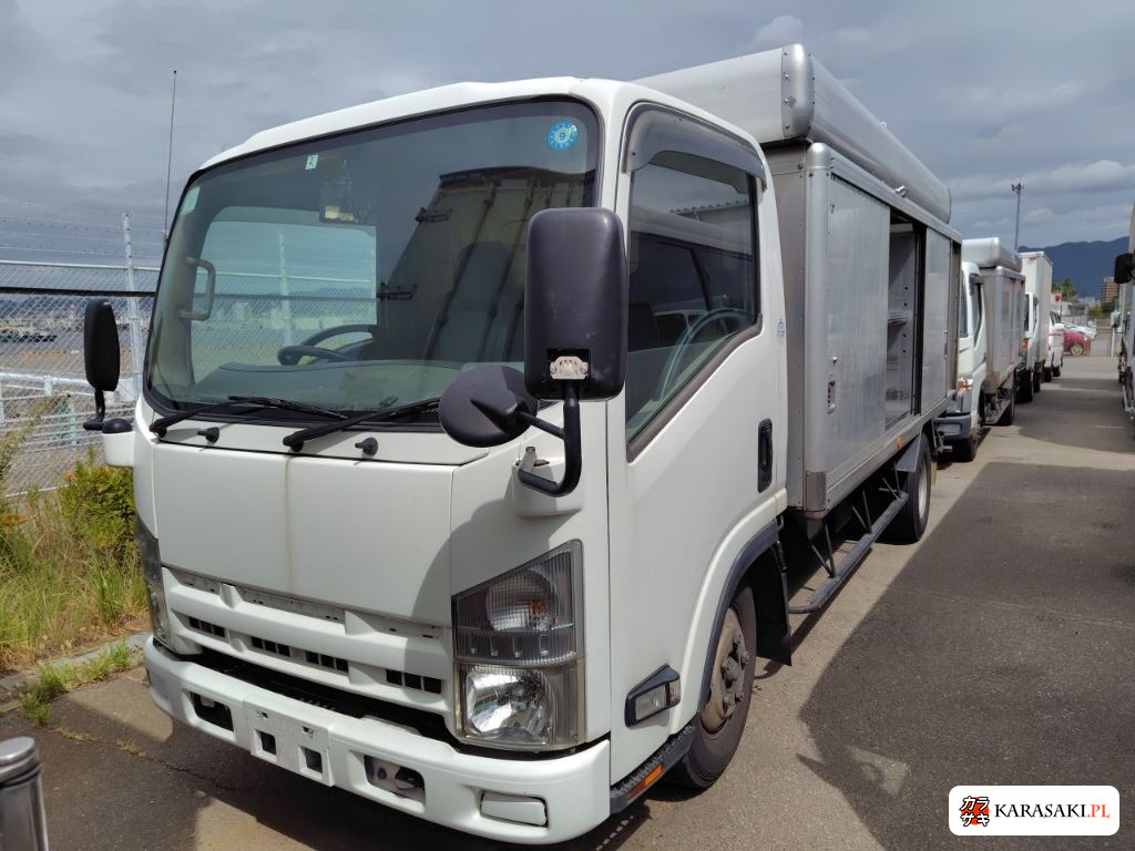 2007 Nissan AMR85AN 3