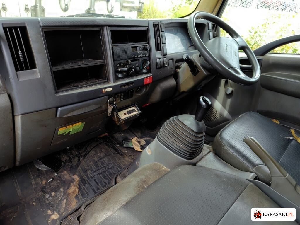 2007 Nissan AMR85AN 5