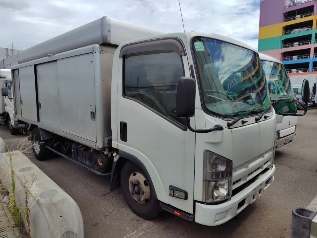 Nissan AMR85AN 2007 z aukcji japońskiej