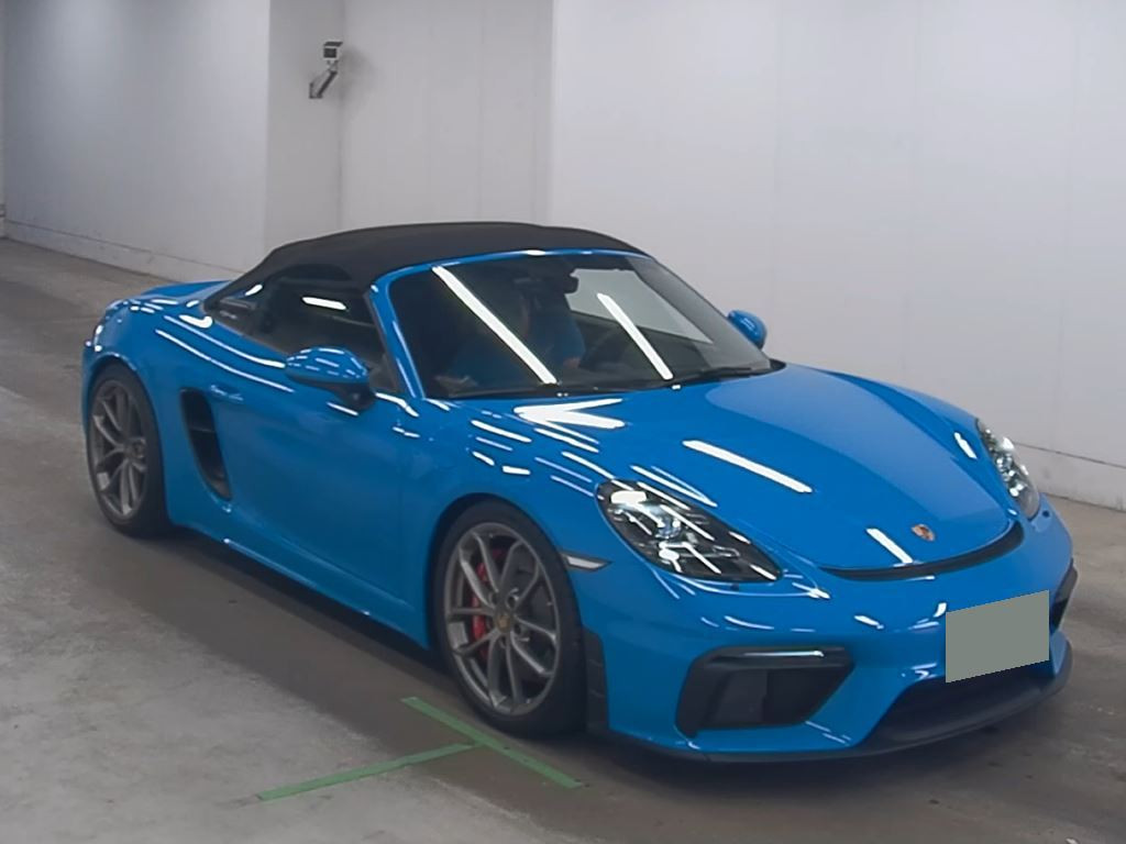 Porsche 718 Spyder 2023 z aukcji japońskiej