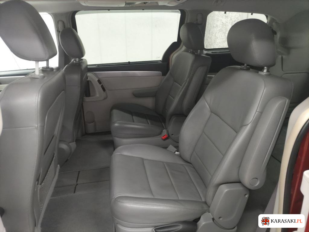 2010 Volkswagen Routan 6