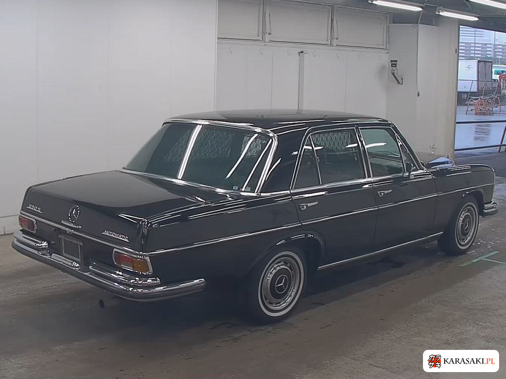 1967 Mercedes-Benz 250S 4