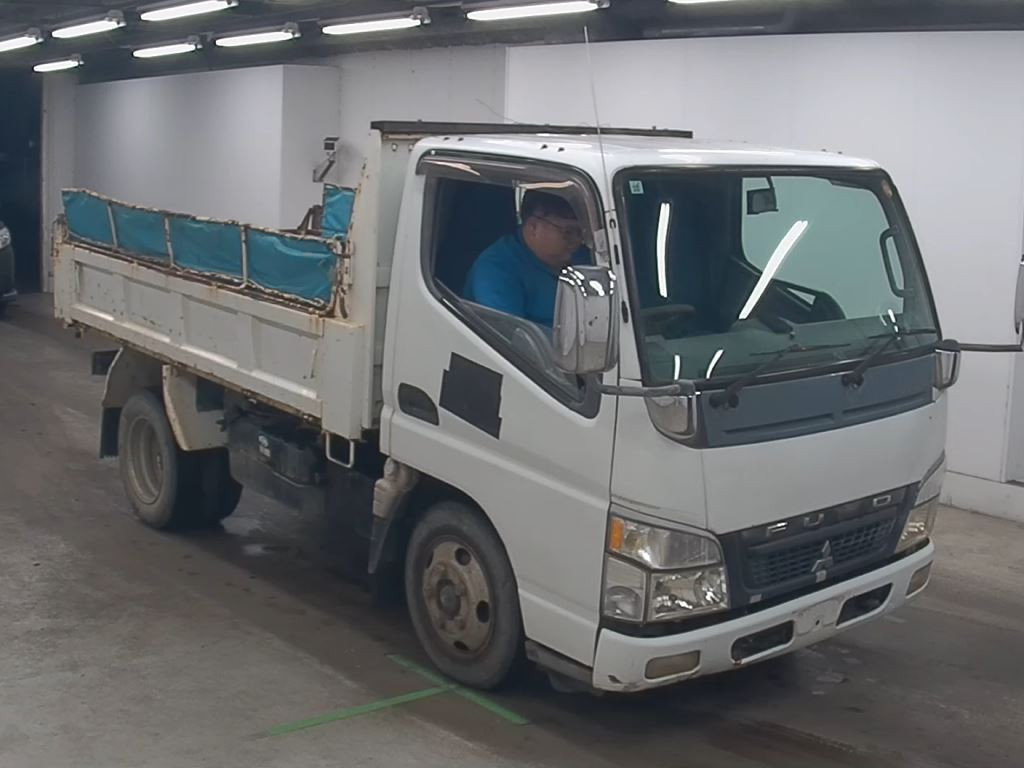 Mitsubishi FE71DBD 2006 z aukcji japońskiej