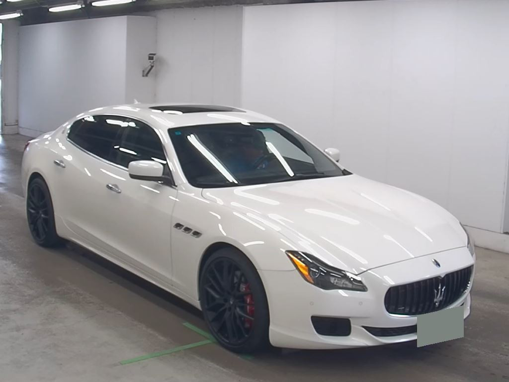 Maserati Quattroporte 2013 z aukcji japońskiej
