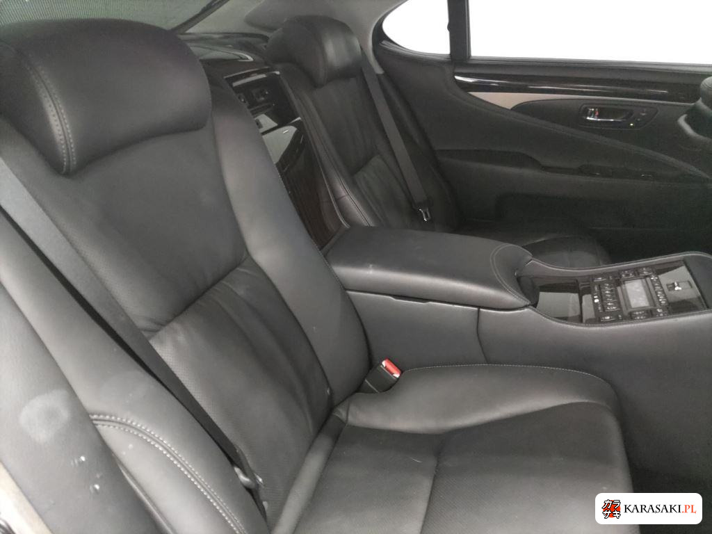 2015 Lexus LS 4WD LS600HL Executive Package 6