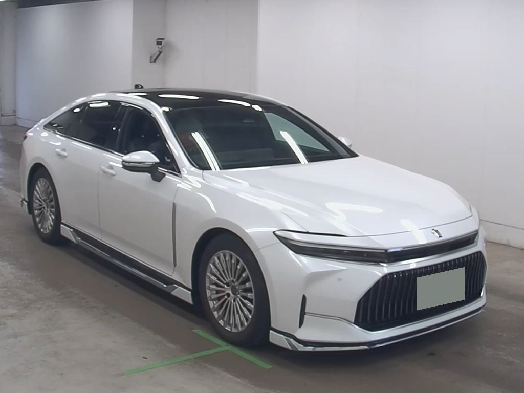 Toyota Crown 2024 z aukcji japońskiej
