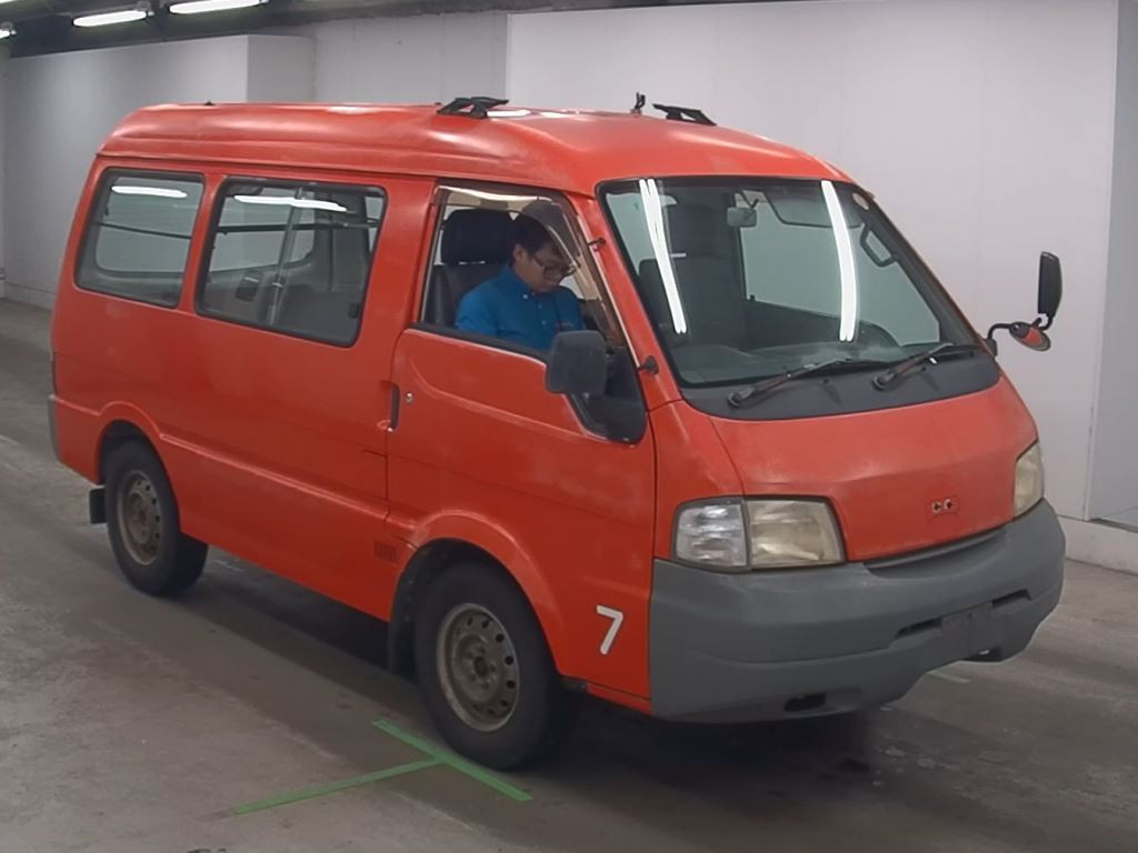 Nissan SK82MN 2000 z aukcji japońskiej