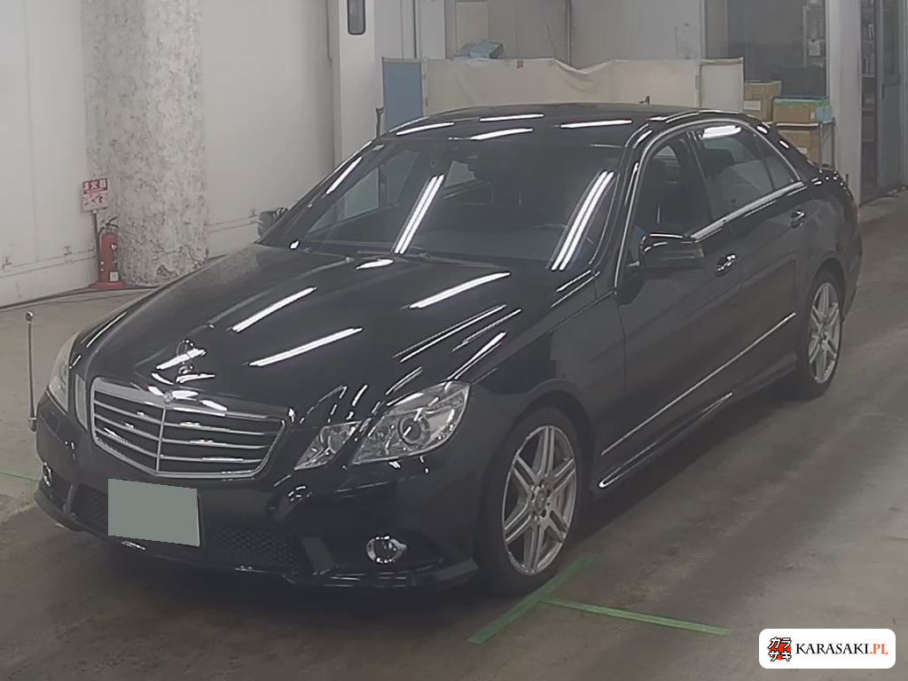 2009 Mercedes-Benz E-Class 4D 3