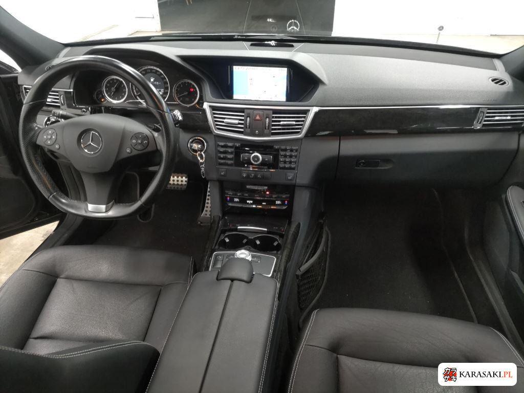 2009 Mercedes-Benz E-Class 4D 5