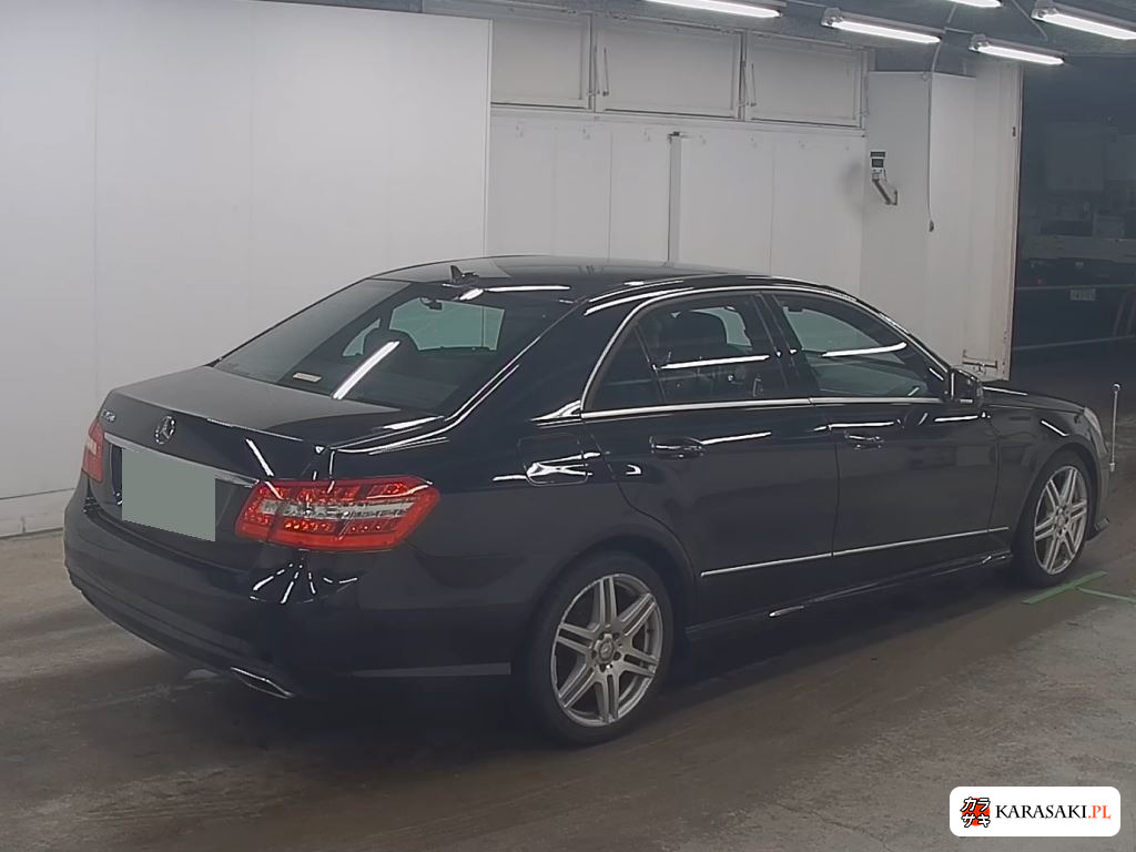 2009 Mercedes-Benz E-Class 4D 4