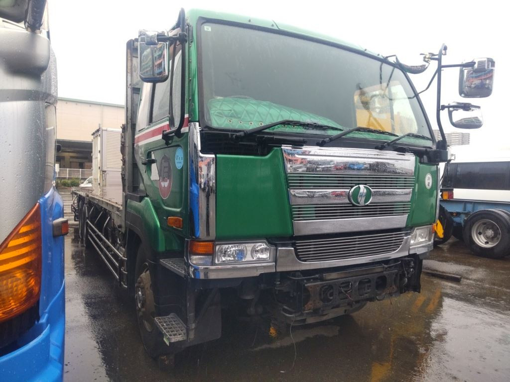 Nissan CD48J 2005 z aukcji japońskiej