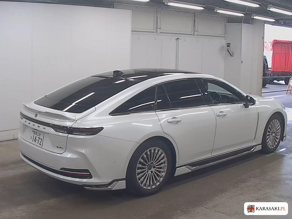 Toyota Crown 2024 з японського аукціону