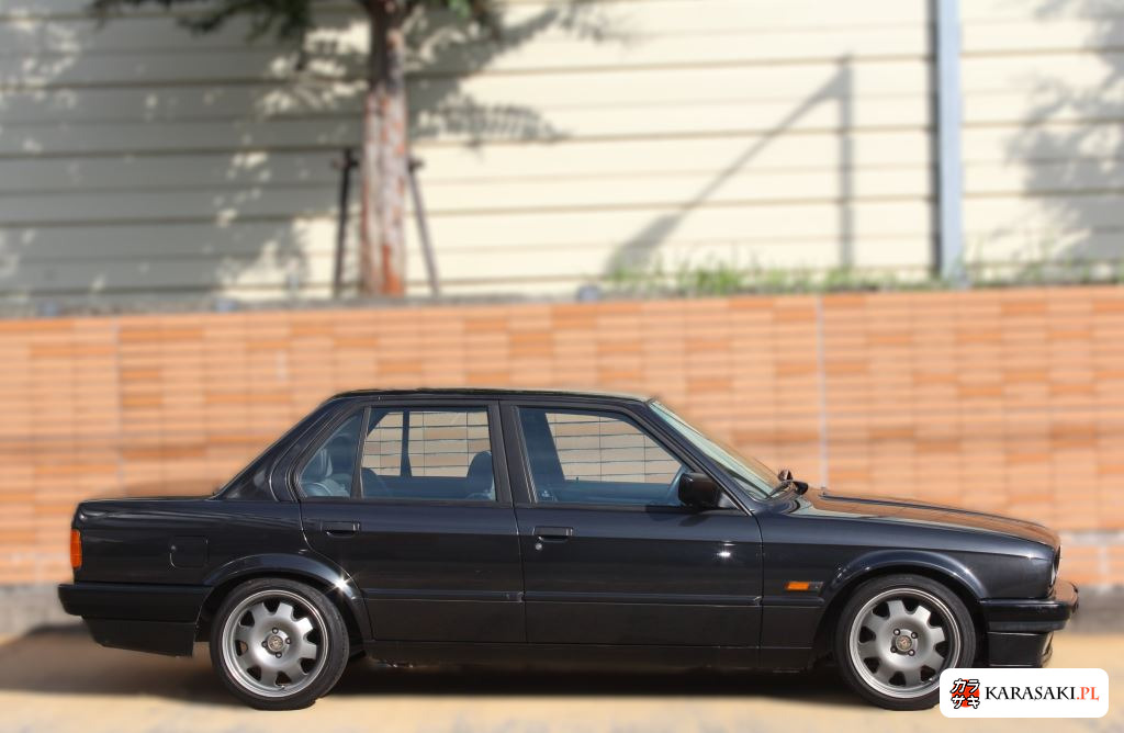 BMW 3 Series 1989 з японського аукціону
